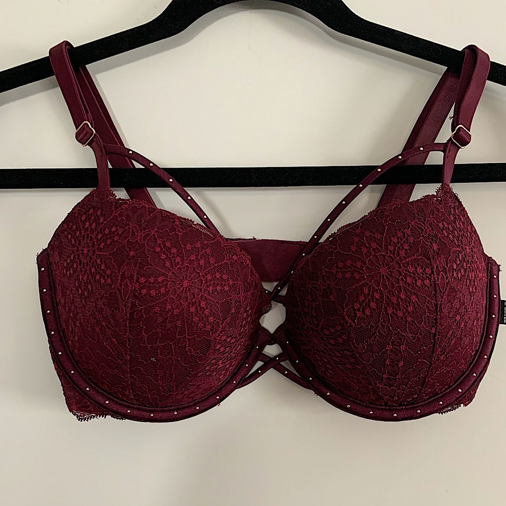 Victoria secrets Pigeonnant date night pushup burgundy 32DD padded underwire